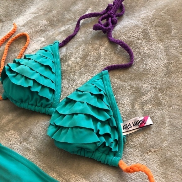 Bikini - Picture 3 of 3